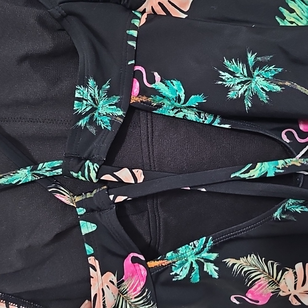 NWT Cupshe Passion Modern-Cheeky One-Piece Swimsuit Black/Flamingo Small - Picture 7 of 10